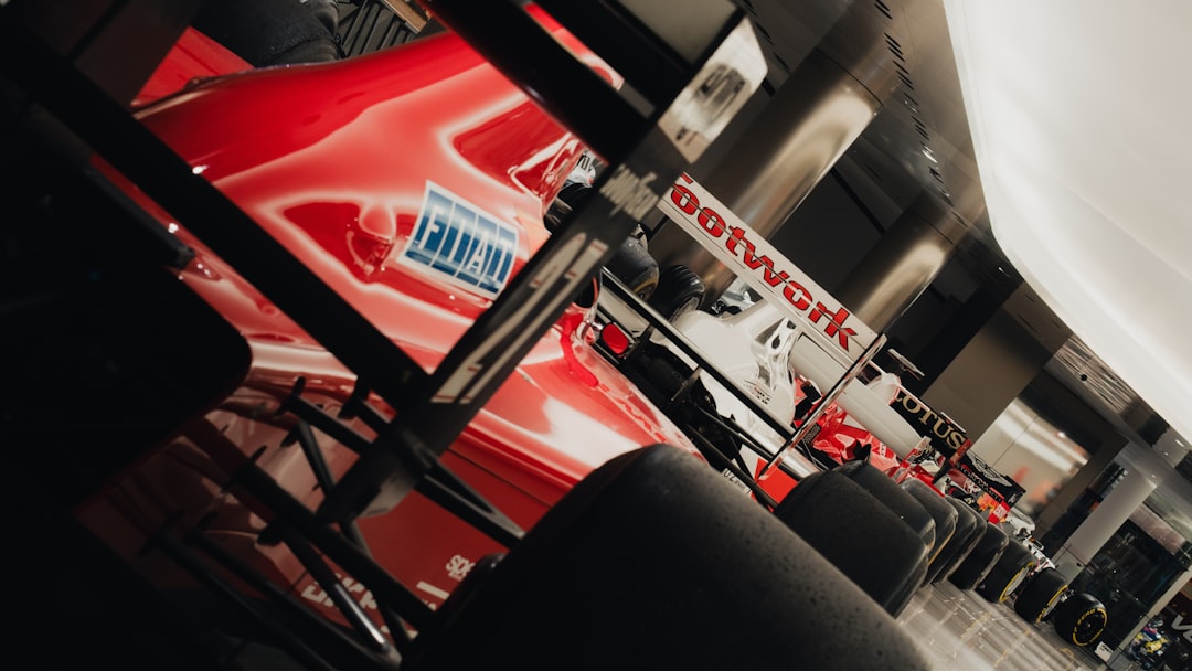 Povestea din spatele logourilor celebre de masini